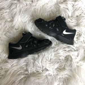 Toddler Nike 8c (all black)